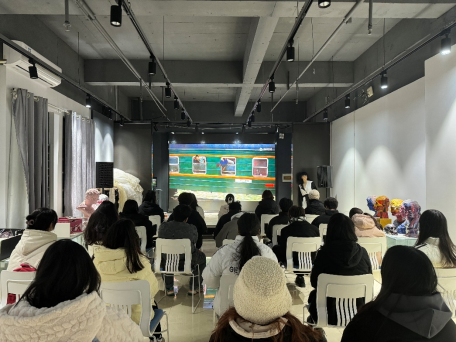 光影鑄魂，藝術(shù)凝心 藝術(shù)設(shè)計學(xué)院團委周末觀影暨文化藝術(shù)交流活動紀實