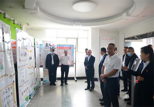 清風(fēng)正氣潤心田，藝術(shù)交流促發(fā)展——武漢公交集團三公司組織黨員干部參觀廉政文化作品展并開展文化藝術(shù)交流活動